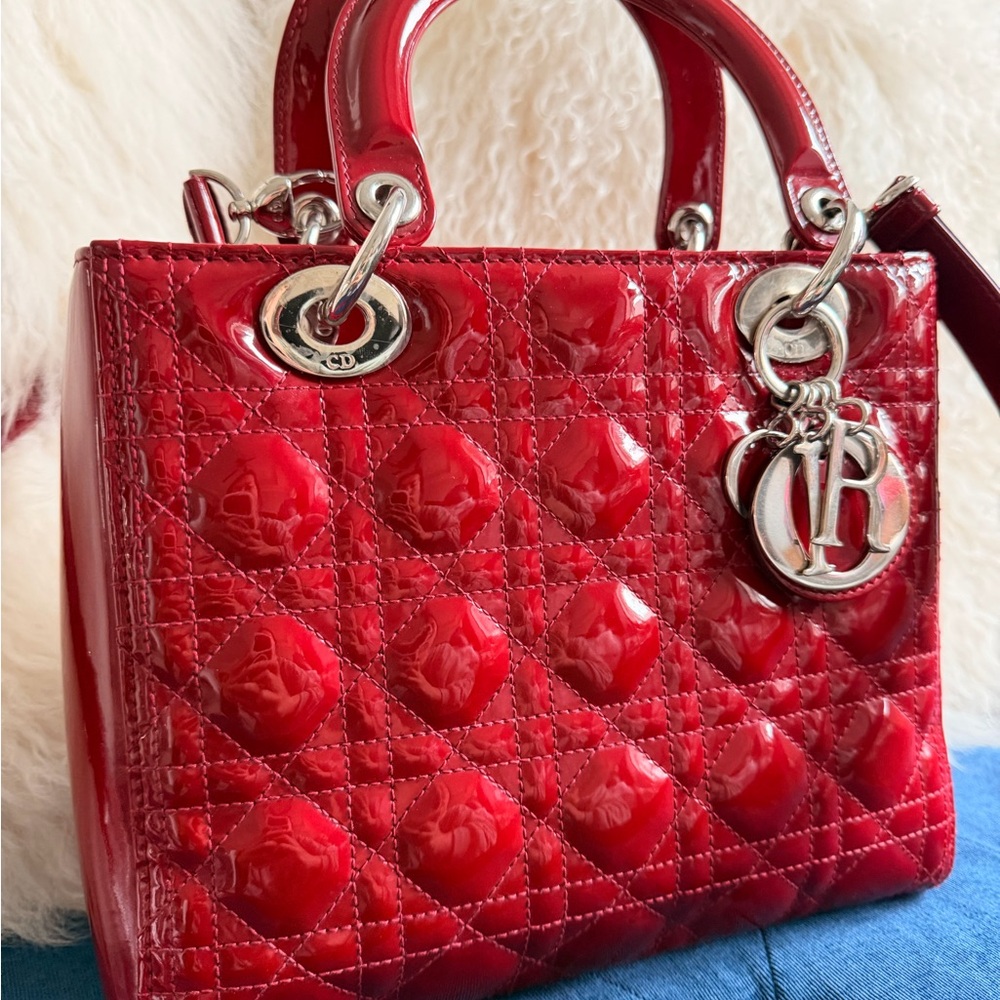 CHRISTIAN DIOR
Patent Cannage Medium Lady Dior Red - Picture 5 of 9